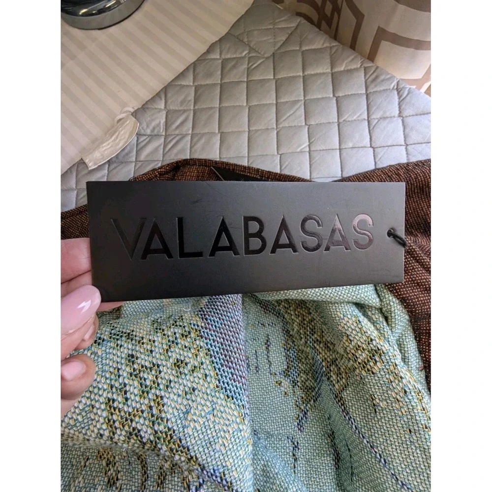 NWT Valabasas Mens S 